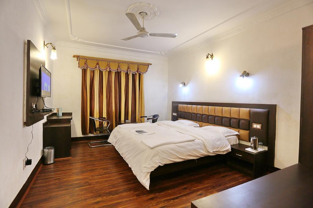 Hotel Ibni Kabeer Σριναγκάρ Εξωτερικό φωτογραφία