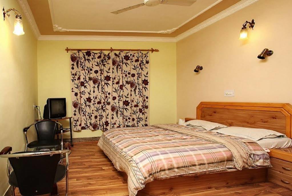 Hotel Ibni Kabeer Σριναγκάρ Εξωτερικό φωτογραφία
