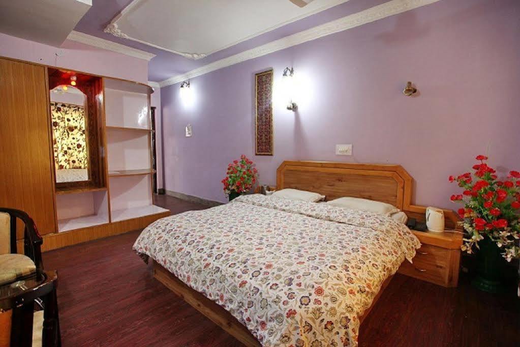 Hotel Ibni Kabeer Σριναγκάρ Εξωτερικό φωτογραφία